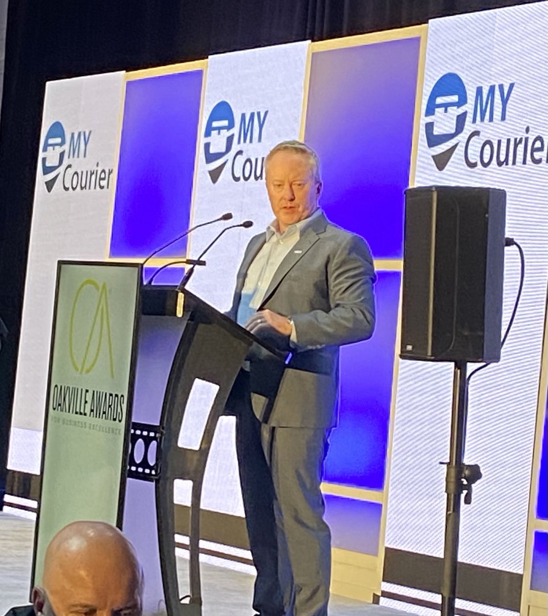 Tim Caddigan ⁦<a href="/timcaddigan/">Tim Caddigan</a>⁩ ⁦<a href="/cogeco/">Cogeco</a>⁩ presents the Cogeco Entrepreneur of the year award to My Courier during this evening’s  ⁦<a href="/OakvilleChamber/">Oakville Chamber</a>⁩ Awards Event