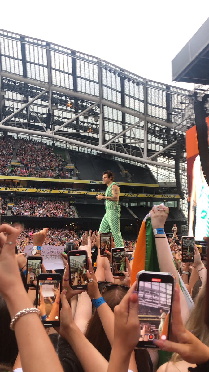 I’m processing #HSLOTDublin #HarryStyles #HSLOT <a href="/HSHQ/">HSHQ</a> <a href="/Harry_Styles/">Harry Styles.</a>