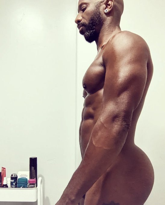 These humps. #HumpDayVibes https://t.co/nUsKqKvRF0<a href="/tag/humpdayvibes"class="tags">#HumpDayVibes</a>