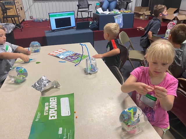 FowlersclassSES's tweet photo. Great day 3 @CampInvention @StaffordMuseum!!!!!!!!!!! https://t.co/xLL5Qk8EmY