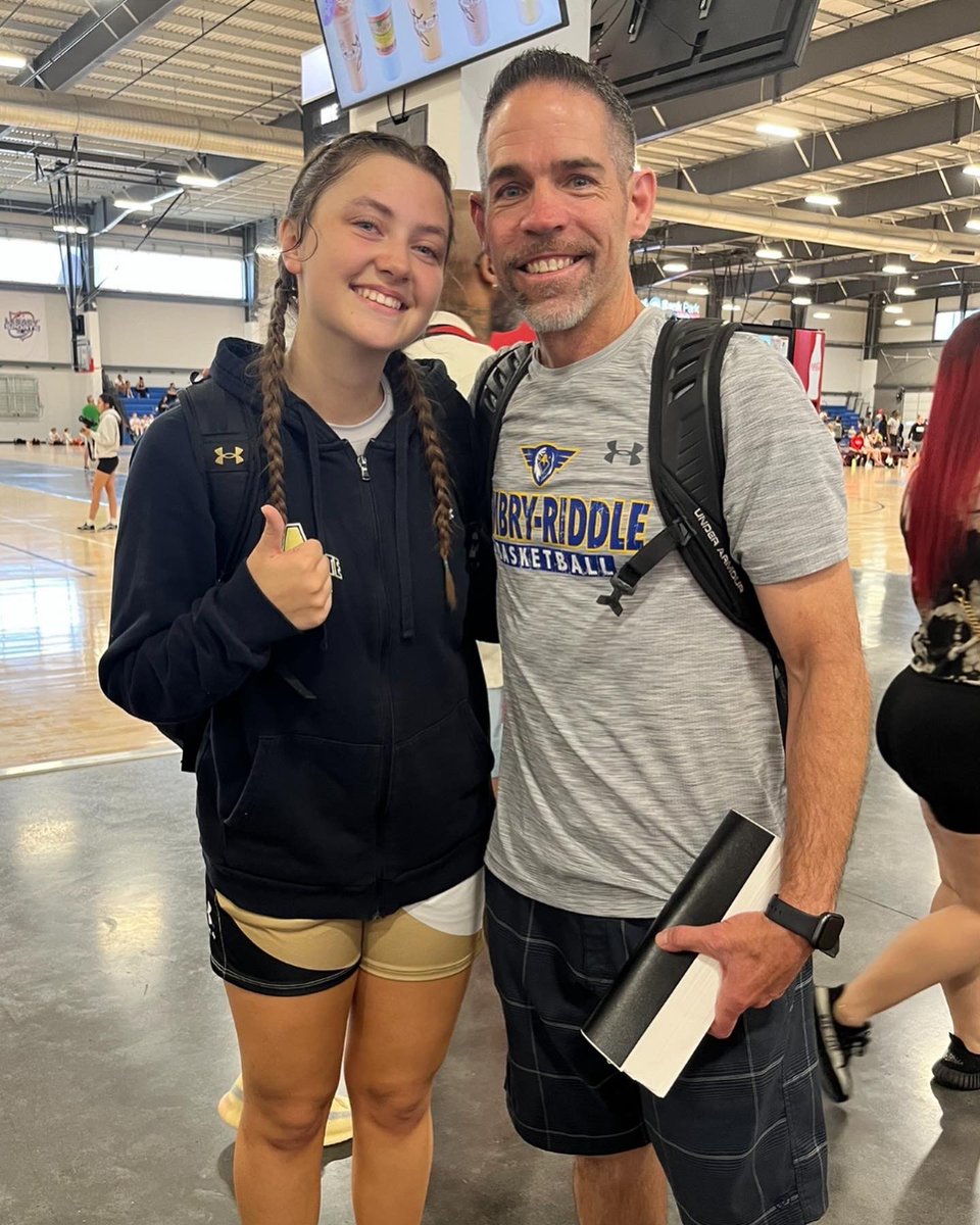 evenson_morgan's tweet photo. 💙💛@coachwalkerGHS @GilbertGirlsBB @CoachMikeT @erau_wbb @azelitebball https://t.co/v47uinhFxg