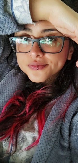 I got food poisoning and I'm feeling like crap, every muscle in my body hurts. Sorry, babes, I won't<a href="/tag/exhibitionist"class="tags"><span>#exhibitionist</span></a><a href="/tag/bigtitsforlife"class="tags"><span>#bigtitsforlife</span></a>