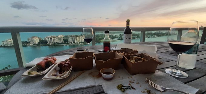Sunset dinner with Mrs. Beach South Beach 🏝 https://t.co/KyDOWRqec0<a href="/tag/momcomesfirst"class="tags"><span>#momcomesfirst</span></a>