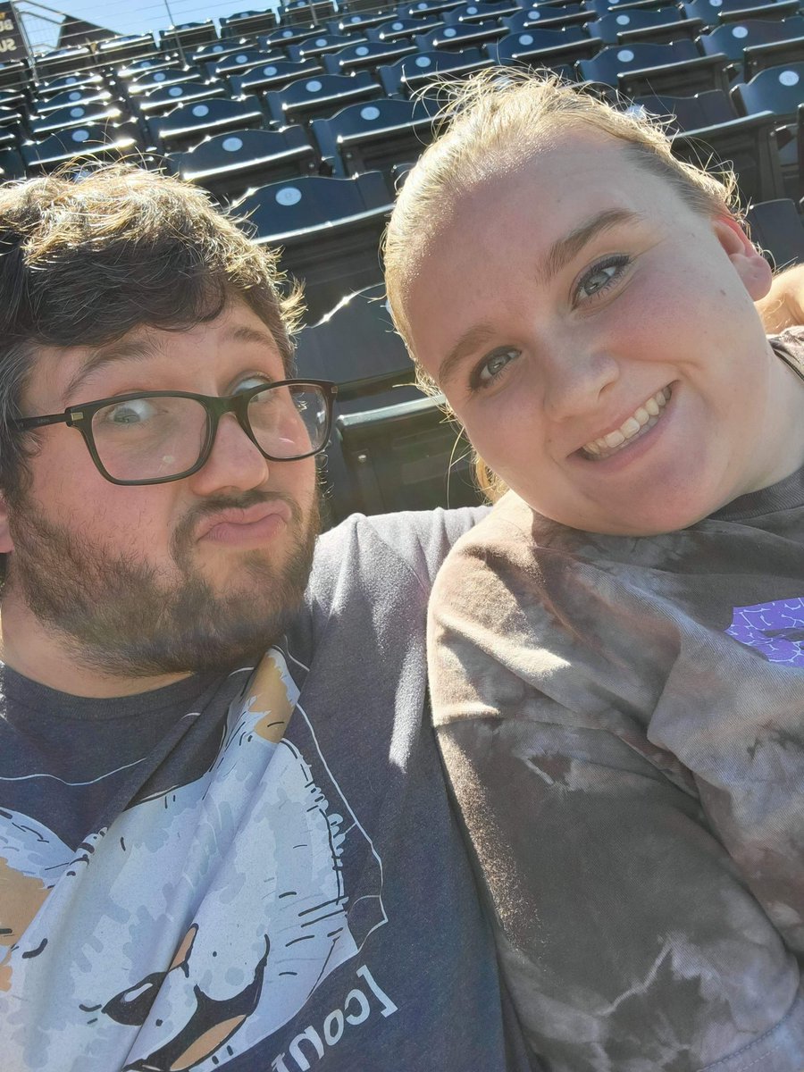 Melonballer22's tweet image. Ball game with @mMiless1 #selcoselfie