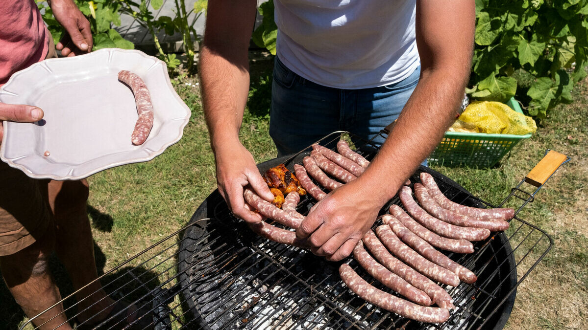 le_Parisien's tweet image. La ville d&apos;Évreux a publié un arrêté municipal pour interdire spécifiquement les barbecues organisés sur la voie publique 

Ce phénomène commence en effet à prendre de l’ampleur et à générer des nuisances pour les riverains des quartiers concernés
➡️ l.leparisien.fr/Zz2a