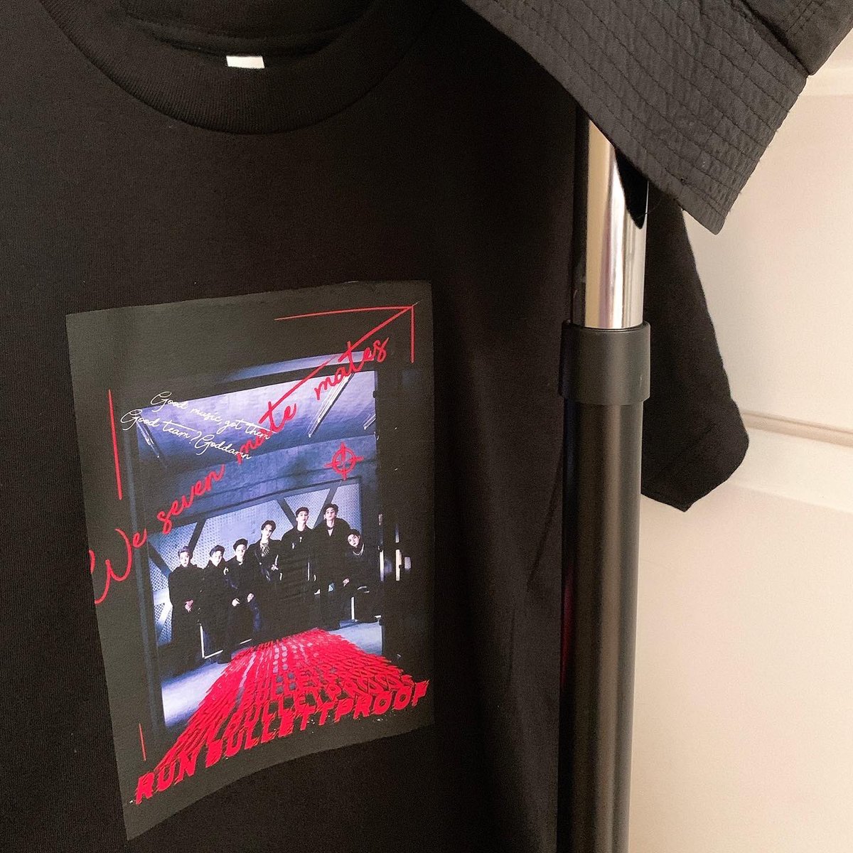 moocanvas's tweet photo. [Pre-Order] RUN BTS Shirt 🖤

I really love how this design turn out on a black tshirt 😭 Here is a pre-order form if anyone is interested 🫶💜

https://t.co/4eXZWHMAKh

#bts #btsarmy #btsfanart #btsproof #runbts #btsshirt https://t.co/NurO9gIG1B
