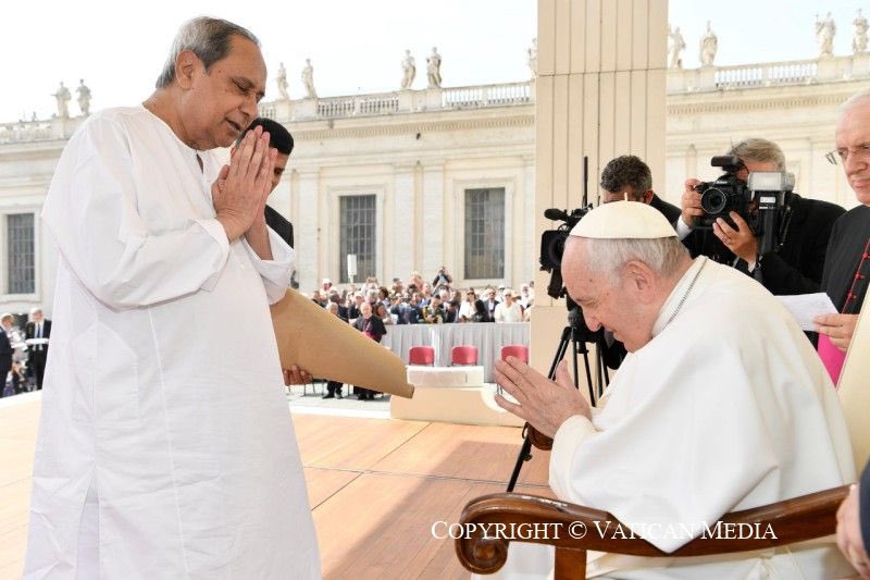 Good to see Namaskar from Odisha CM Naveen Patnaik ji &amp; the Pope Francis  reciprocates with Namaskar as well. That’s representing the Indian culture. 🙏
#Odisha #NaveenMeetsPope