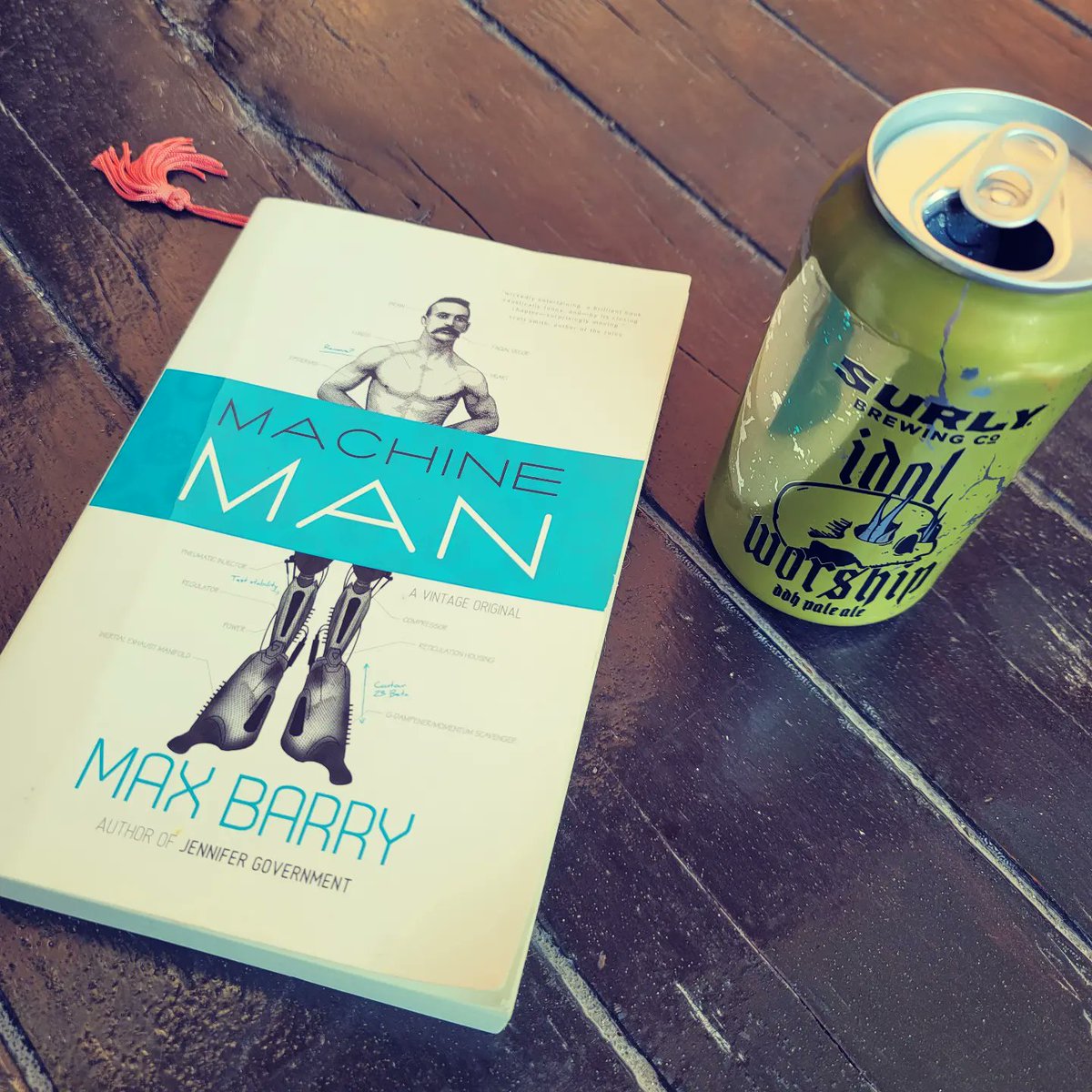 TrebleJC's tweet photo. Mmmm, Beer and a book ☀️🍺📖😎 https://t.co/ekM2Jmd9F7