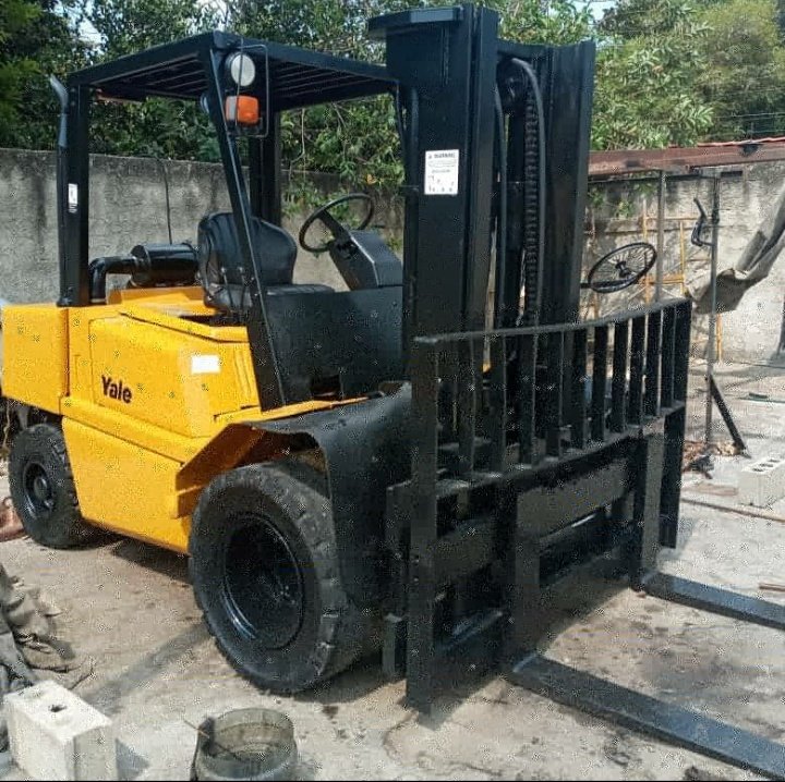 Caniel1's tweet photo. En Venta Montacargas YALE modelo año 1998, capacidad 4,5 Ton. Motor Mitsubishi gasoil 4 cil. Torre doble, altura máxima de levante 2,95 mts. Con desplazamiento lateral. Cauchos macizos dobles delanteros y sencillos traseros. Precio de oportunidad 7.000$. llamar al +58-412-7427408 https://t.co/YIVHrF1ID9