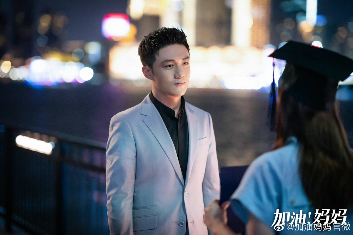 dramapotatoe's tweet photo. Modern family drama #MomWow, starring Zhang Yuqi, Li Zefeng, Wu Yue, special lead Dong Jie, special appearances by Yuan Wenkang, Hai Lu, Gao Xin &amp; more, releases new stills as it wraps its run  

More - https://t.co/rVSwddJdWR

#加油妈妈 https://t.co/2rCc2frzPd