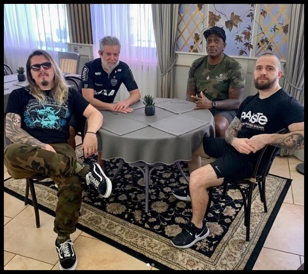 maquinaprofanaf's tweet photo. #MaquinaProfanaFest: SEPULTURA - Por Emergência, Andreas Kisser é Substituído Por Jean Patton (Project 46 ) Em Turnê Da Banda

Inscreva-se No #Blog, Compartilhe. Apoie o #Underground e👇🤘🎧
https://t.co/KTrqx8pbCF

#Sepultura #AndreasKisser #JeanPatton #Project46 https://t.co/1swxq3yZre