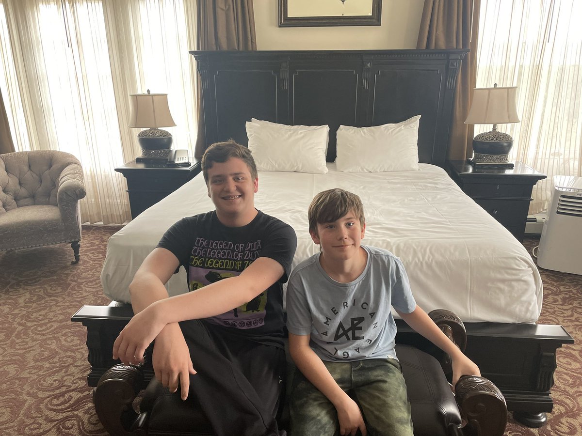 CoachDRitch's tweet photo. Spending the night in the dreaded room 217 @StanleyHotel. Me and the boys hoping to feel haunted tonight. @LosersClubPod @StephenKing @JimCarrey #MutantFam #spookme https://t.co/PYhEg7Vqiv
