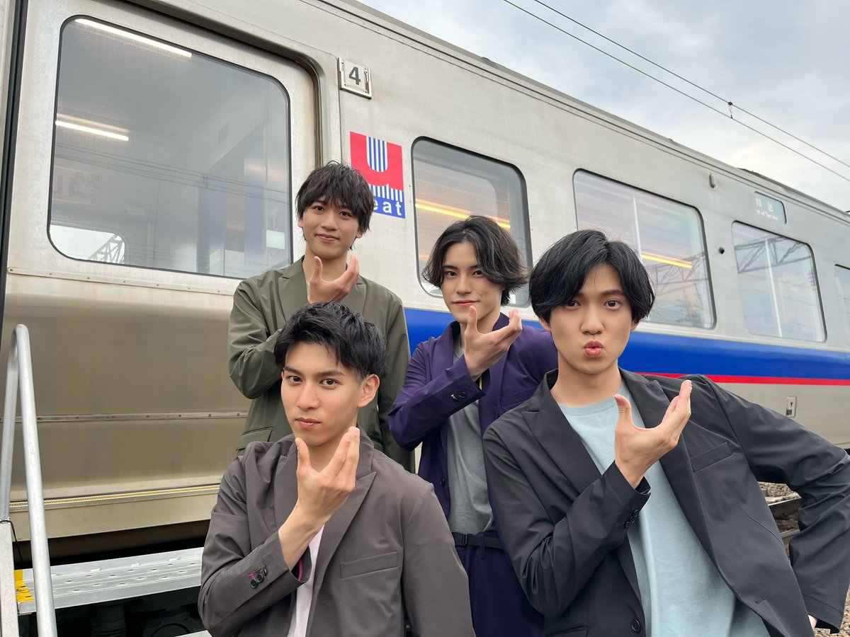 nord_hkd's tweet photo. 撮影、とっても楽しかったなぁ🛤
今回の衣装は、Four Seasons Design Lab.さんにご協力頂きました！
動きやすく汚れにくい機能的な洋服ばかりです！
ゴルフやアウトドア商品などもございますので是非チェックしてみて下さい！
#FourSeasonsDesignLab.
@4ss_jp 
#NORD #北海道
https://t.co/VfVJvj2xqB https://t.co/tlDWpcQhzS