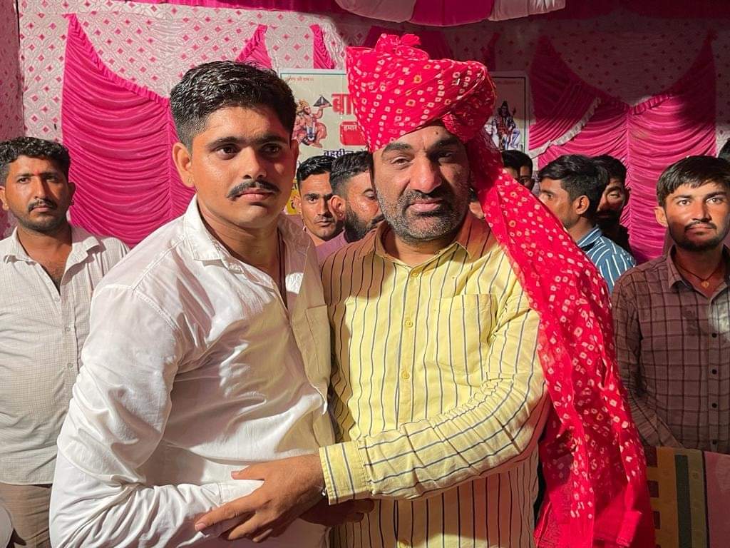 hanumanbeniwal's tweet photo. TOD के खिलाफ 27 जून को जोधपुर में RLP की प्रस्तावित विशाल आम सभा को लेकर देर रात #जैसलमेर जिले के फलसूण्ड में जन संपर्क कार्यक्रम के छायाचित्र ! https://t.co/ESokHET4Cj