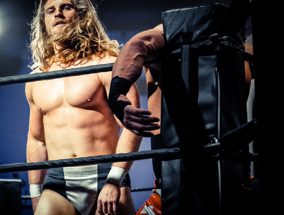 Looking good in the ring, and someone's lookin' good in the front row.