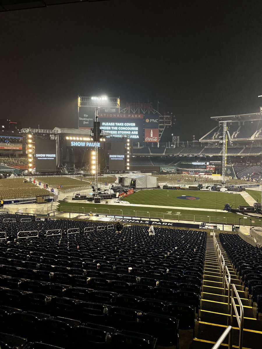 Def Leppard tweet media