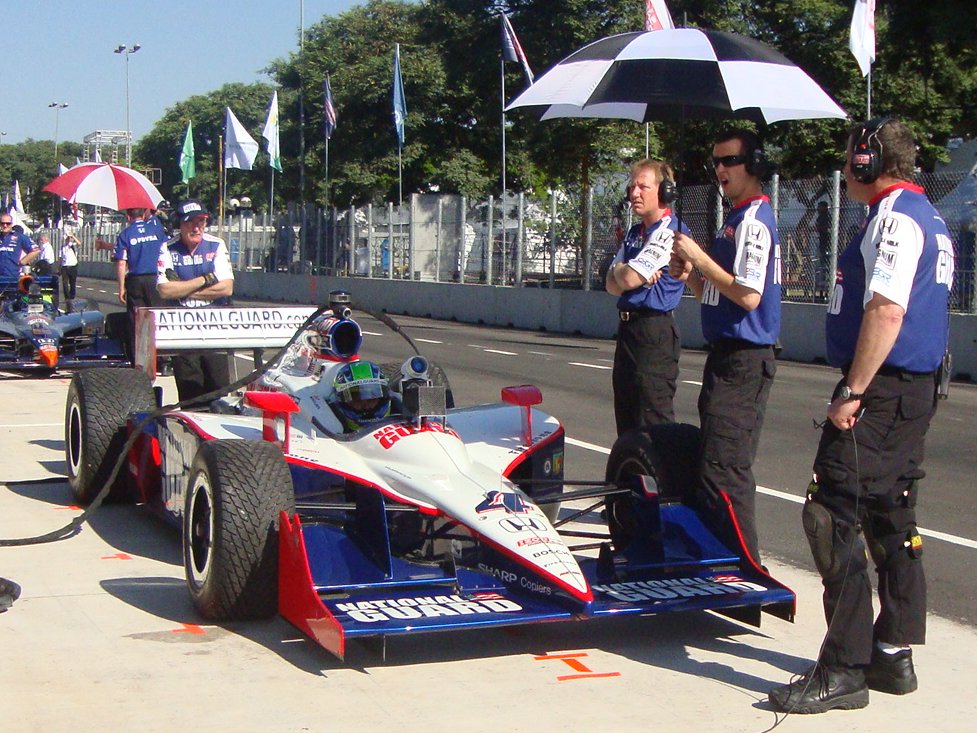 jackson2lincoln's tweet photo. 🎂Hoje, @danwheldon estaria completando 44 anos de vida

📸 Foto tirada por nós na #SPINdy300 de 2010 com a @PantherRacing

🏆 O inglês largou em 133 provas da @IndyCar, conquistou 16 vitórias, sendo duas #Indy500

🏁 Teve outros 27 pódios e 5 poles, e claro, CAMPEÃO de 2005 https://t.co/1PXKkkhKeC