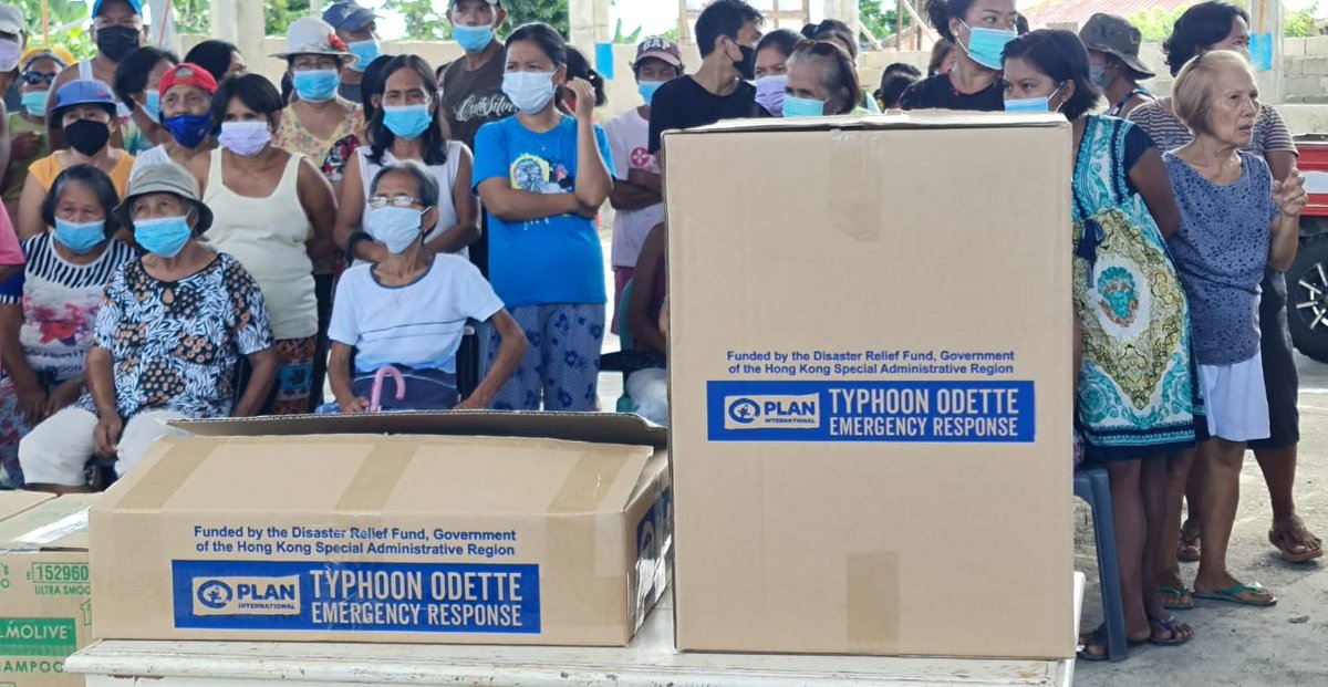planphilippines's tweet photo. To provide shelter and sanitation products to #TyphoonOdette affected communities, Plan International distributed hygiene and sleeping kits funded by the Government of the Hong Kong Special Administrative Region to families in Southern Leyte

📷 by Jhod Dural/Plan International https://t.co/GtXwO8WhYd
