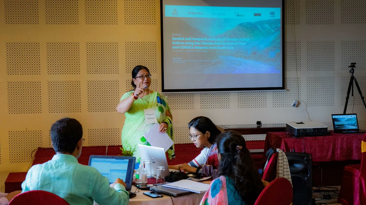 icimod's tweet photo. We kicked off regional training on spatial & temporal analysis of #climatechange indices using #CORDEX datasets over #SouthAsia with @metofficewww & @SMHI/ @WCRP_CORDEX
👉 https://t.co/BghO8nNHjV #ARRCC #climateservices
@pmdgov, @Buetacbd, @BMD_bangladesh, @DHM_nepal @FCDOGovUK https://t.co/pTR1b3qFez