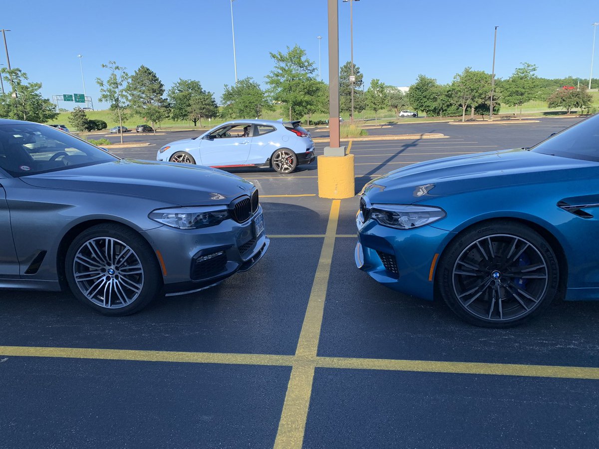 ChicagoSpotter's tweet photo. The blue on this #M5 is hot. Anyone know the name of the color? Snapper Rocks Blue Metallic, by chance?
#snapperrocksblue
#carspotter https://t.co/H19HPR7uNj