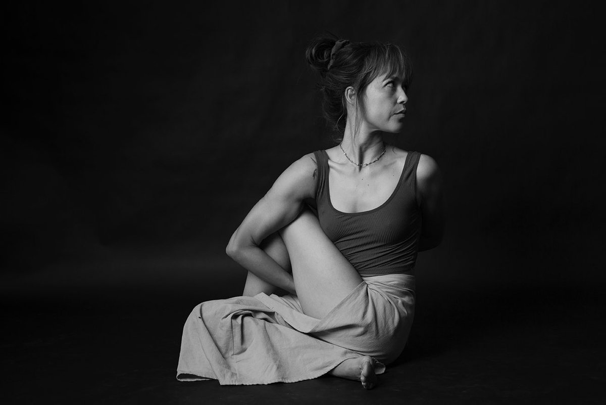 petersen_studio's tweet photo. Jamás tengo idea que decir en las fotos que subo así que supongo que puedo decir lo que sea
#yoga #photoshoot #yogainspiration #blackandwhite #blackandwhitephotography #fotografia #photography https://t.co/95AKJx95QP