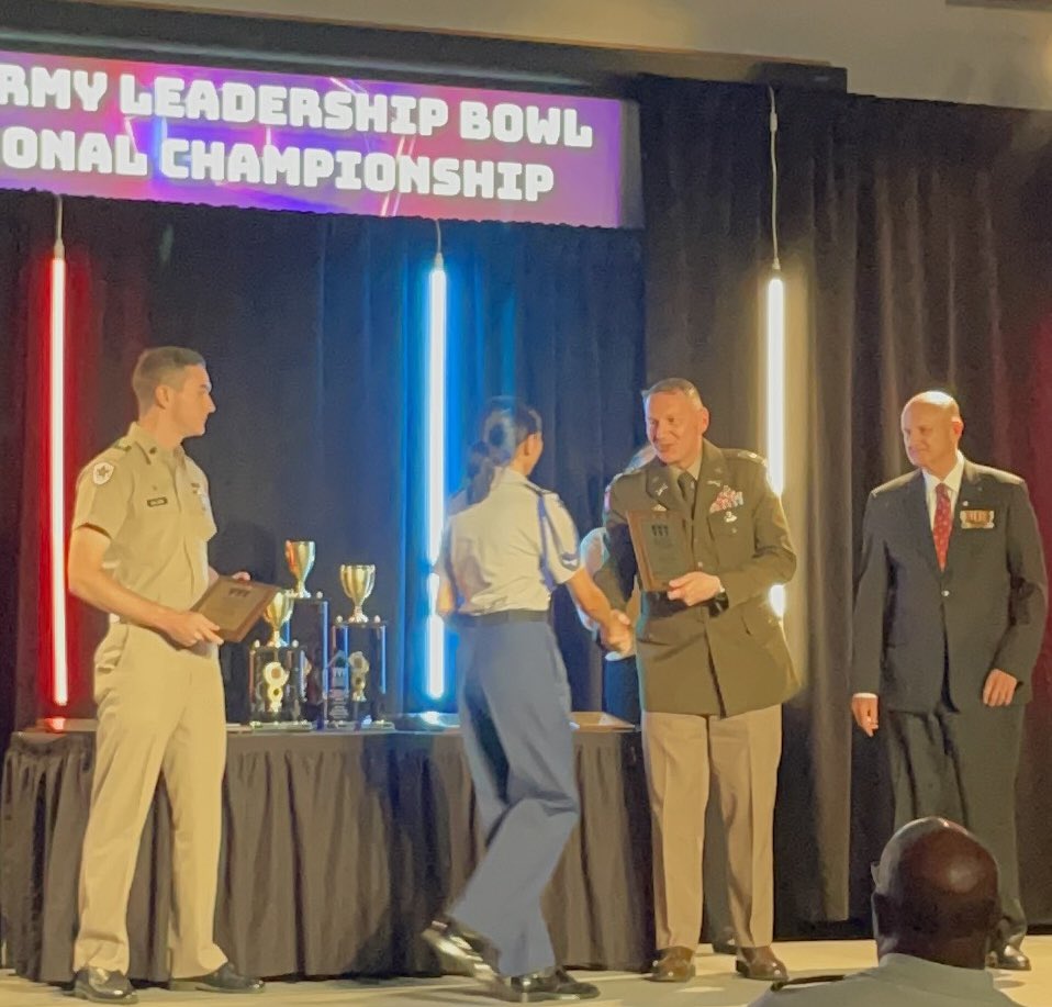 HHS-AP_Pingley tweet media