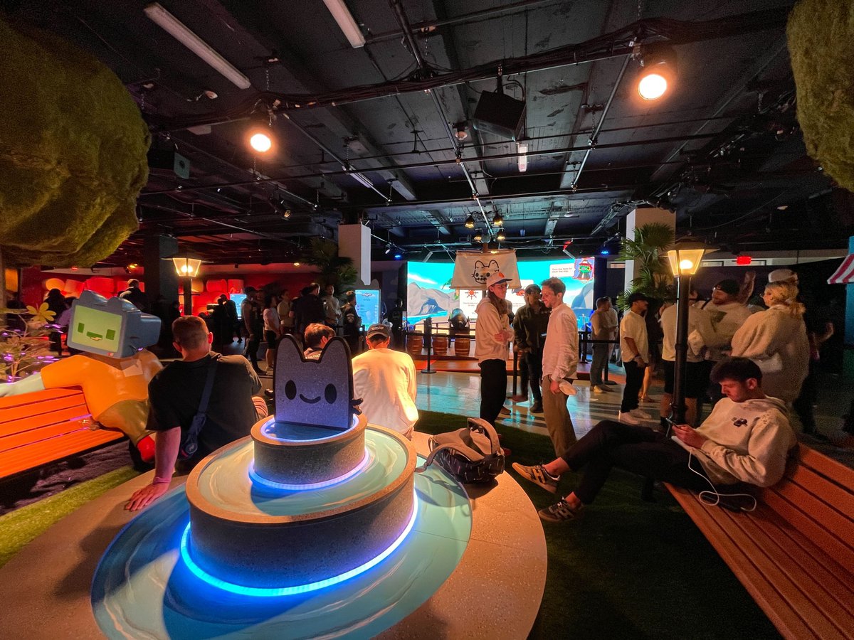 coolcats's tweet photo. Thank you for helping us make #CooltopiaNYC such a massive success! 

We hope to see you all tomorrow for the last day and the VIP Purrty! https://t.co/uLu7aDHQNU