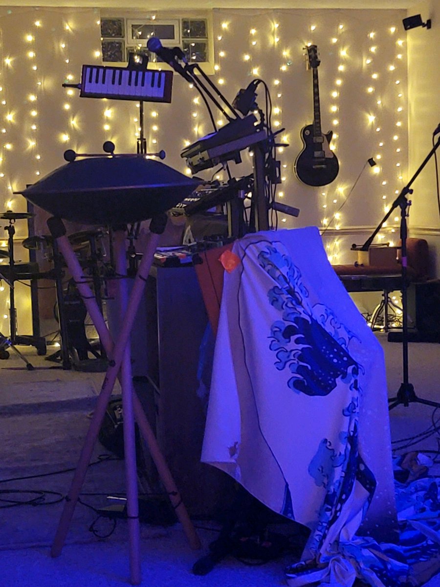 PalmtopGiants's tweet photo. For the nerds playing at home, yes that is a Bass Melodica 

#thegreatradioheadski
#cleveland 
#thenationalanthem https://t.co/iagqWexdjG