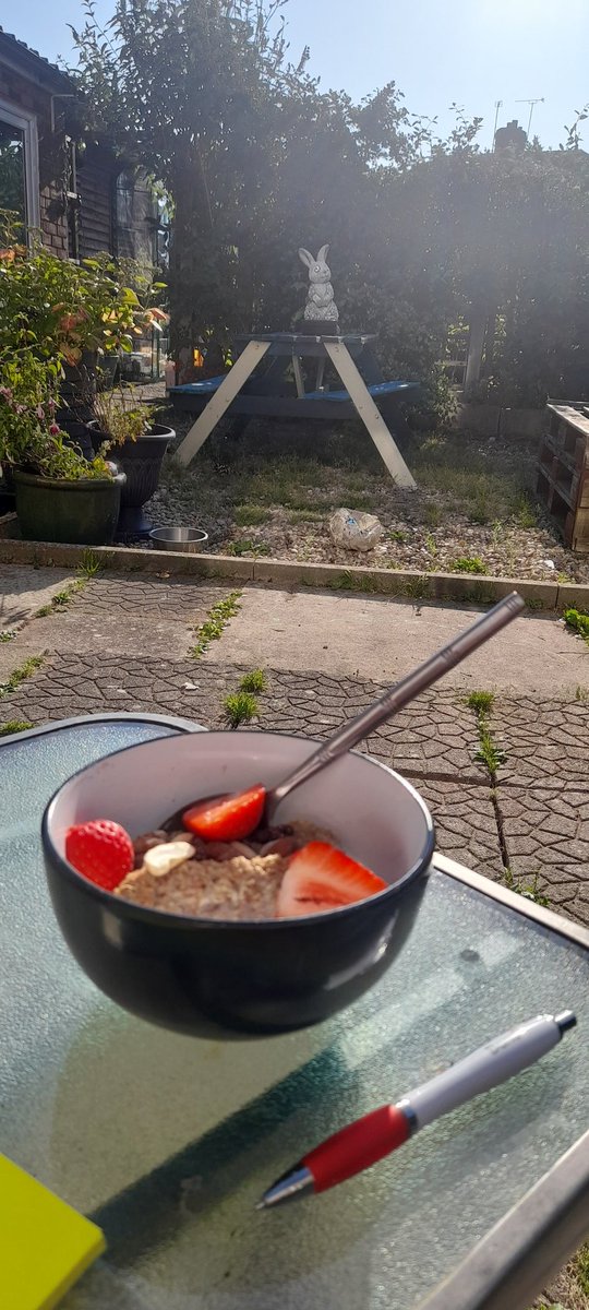 JpStorybox's tweet photo. #thursdaymorning 😋 Breakfast in the Sunshine 🌞 enjoy yr day x https://t.co/yDDy8QW6Rz
