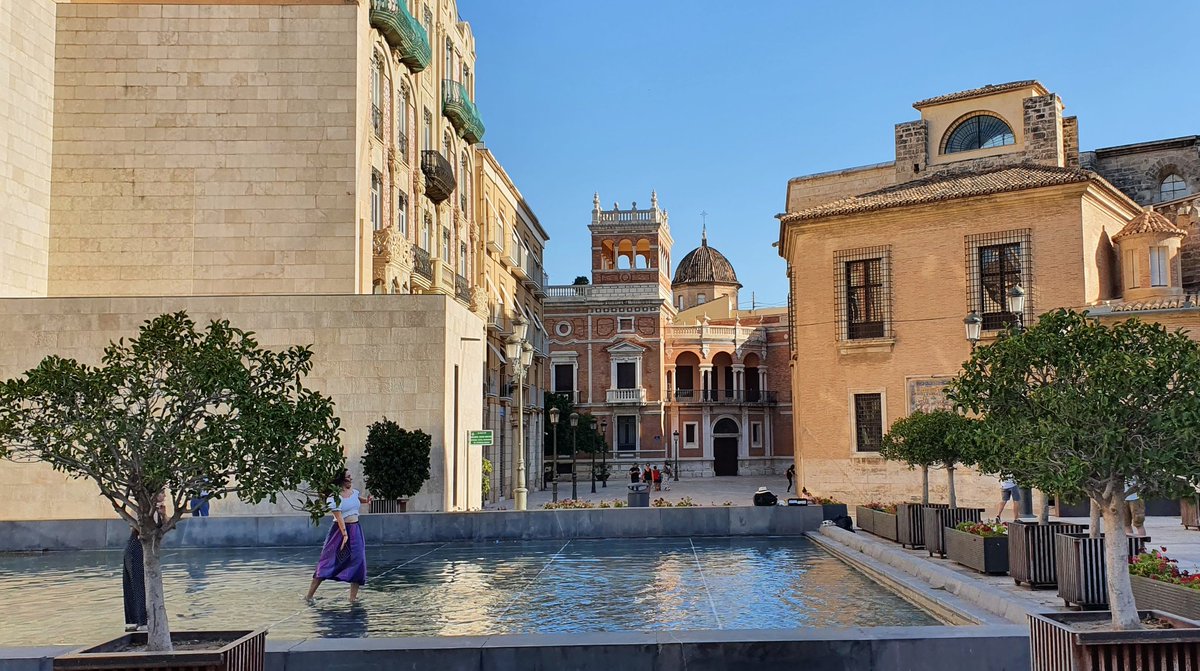 Giulia_Pacc's tweet photo. We are having a great conference at #FQMDValencia: after a lot of cool talks &amp; posters, we also had the opportunity to visit beautiful Valencia. Great to catch up with everyone and learn what's new! https://t.co/K2y5FanyUT