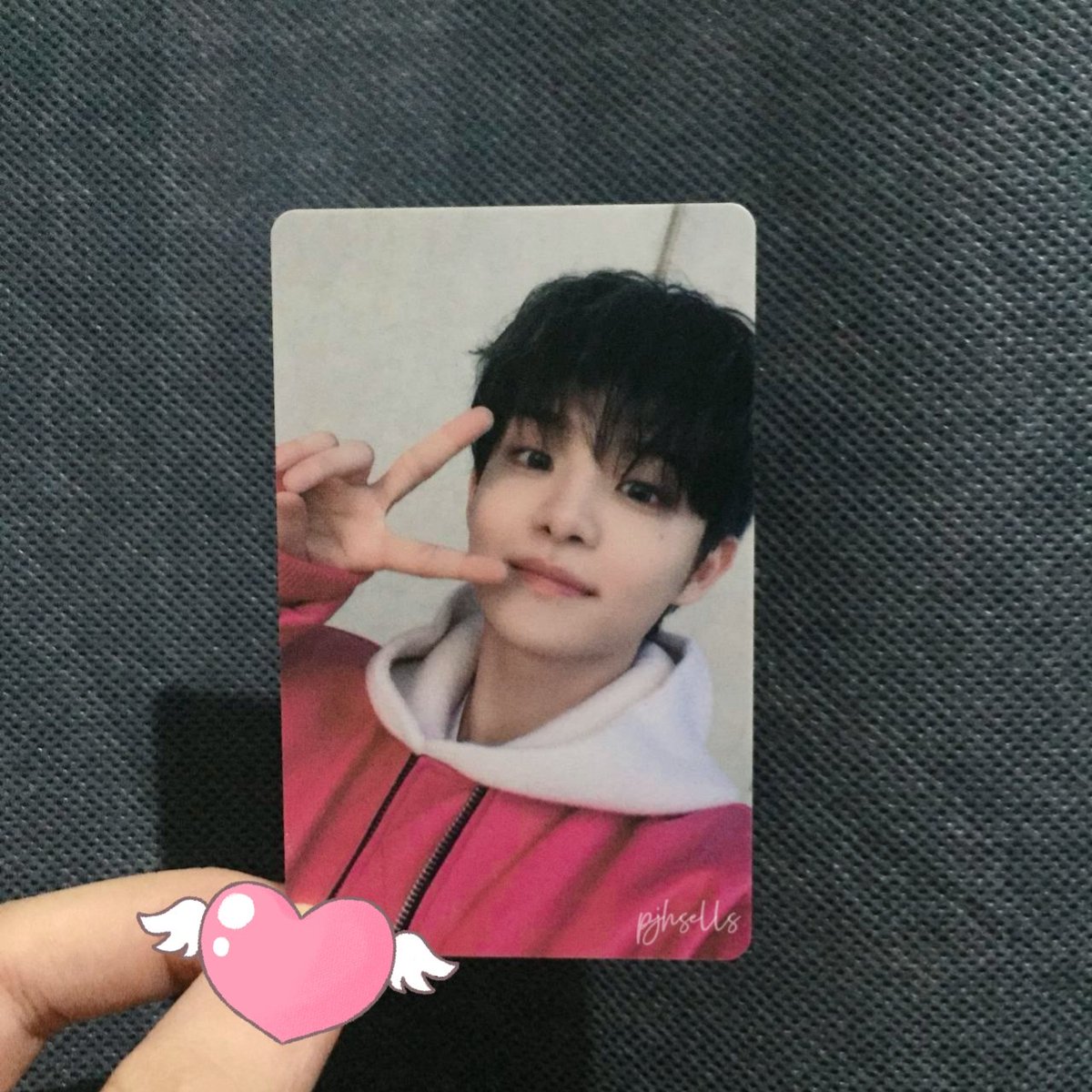 pjhsells's tweet photo. [💌06/12 ] ◡̈︎

     finally had the time to open my parcels and v sorry for the late feedback but tysm @DobbyIsSom! umuwi na si hoonie!! 🤍 https://t.co/bNSrnKZUug
