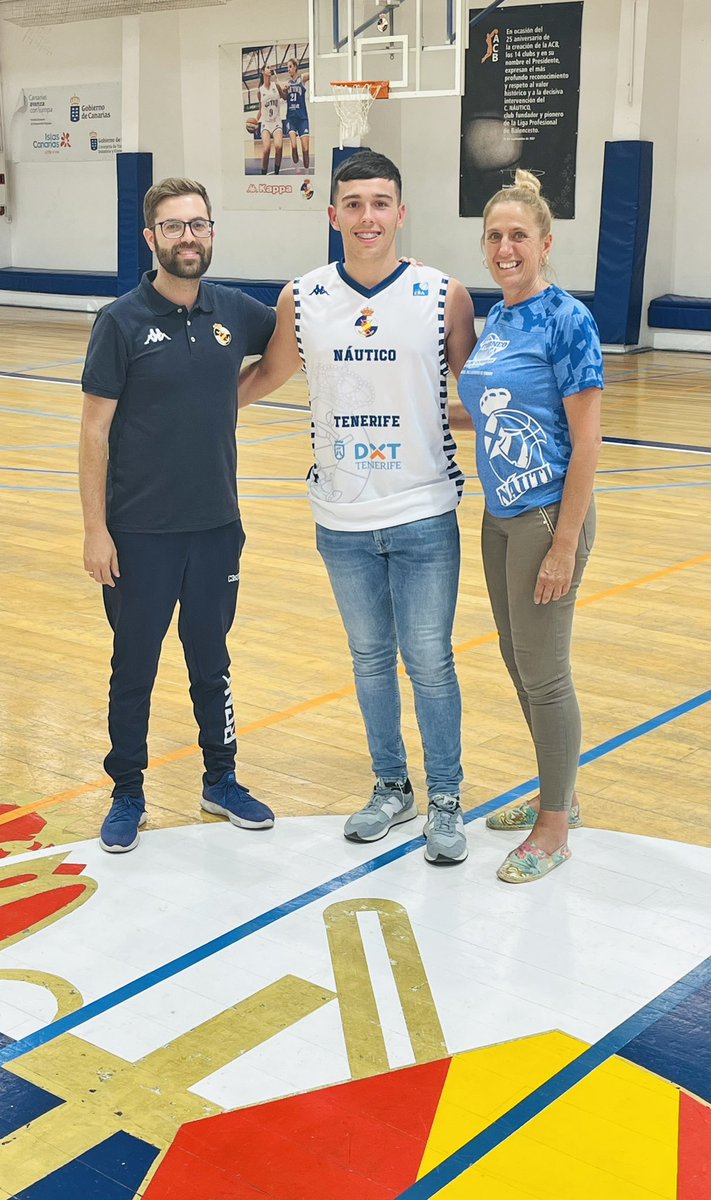 RCNT_BALONCESTO's tweet photo. 🏀🌊No paramos! Sabia nueva y de la tierra🏴󠁧󠁢󠁳󠁣󠁴󠁿para reforzar la dirección del equipo EBA⛹️‍♂️
Una ilusionante apuesta por el joven Adrian Rosales Darias @Adrinrd041 que afronta su primera temporada senior con la Marea🌊, gracias por tu confianza y bienvenido a la familia nauta 🤍💙🌊🏀 https://t.co/kisoCY0gkB