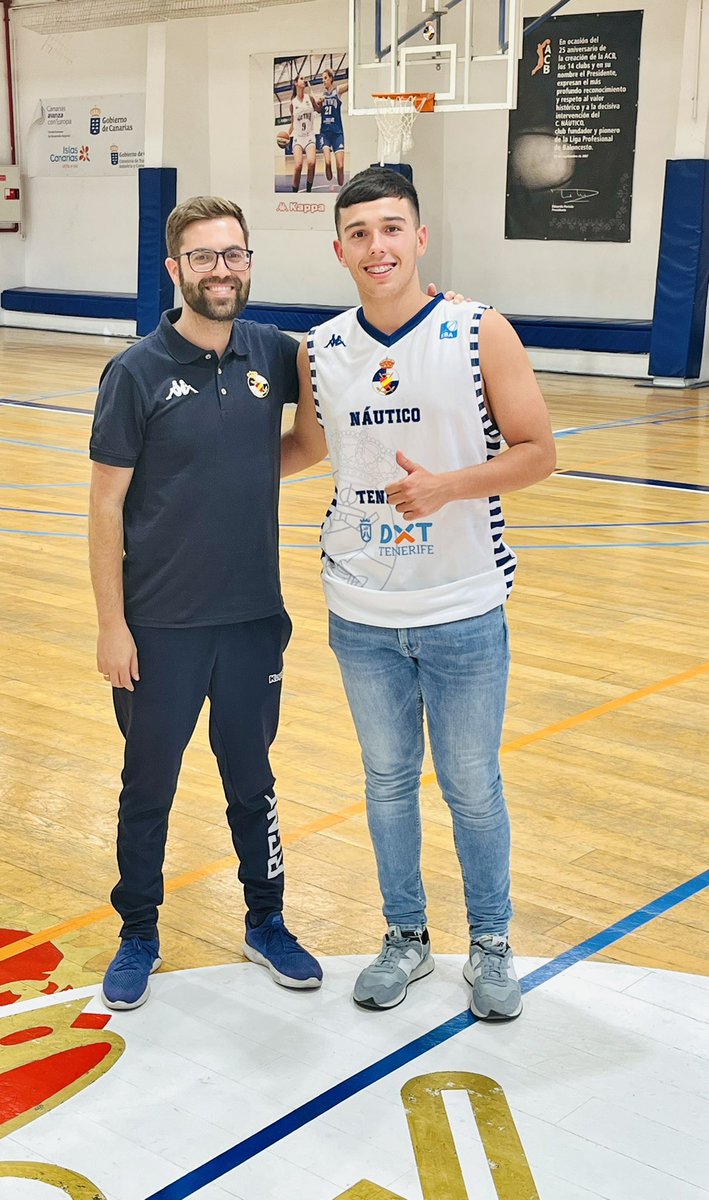 RCNT_BALONCESTO's tweet photo. 🏀🌊No paramos! Sabia nueva y de la tierra🏴󠁧󠁢󠁳󠁣󠁴󠁿para reforzar la dirección del equipo EBA⛹️‍♂️
Una ilusionante apuesta por el joven Adrian Rosales Darias @Adrinrd041 que afronta su primera temporada senior con la Marea🌊, gracias por tu confianza y bienvenido a la familia nauta 🤍💙🌊🏀 https://t.co/kisoCY0gkB