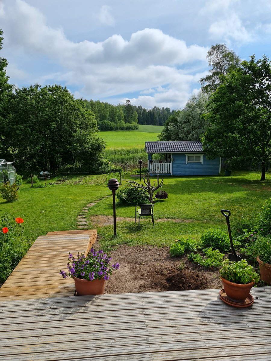 Tällainen maisema juhannuksena.Mukavaa Juhannusta kaikille jo tässä vaiheessa 😀
