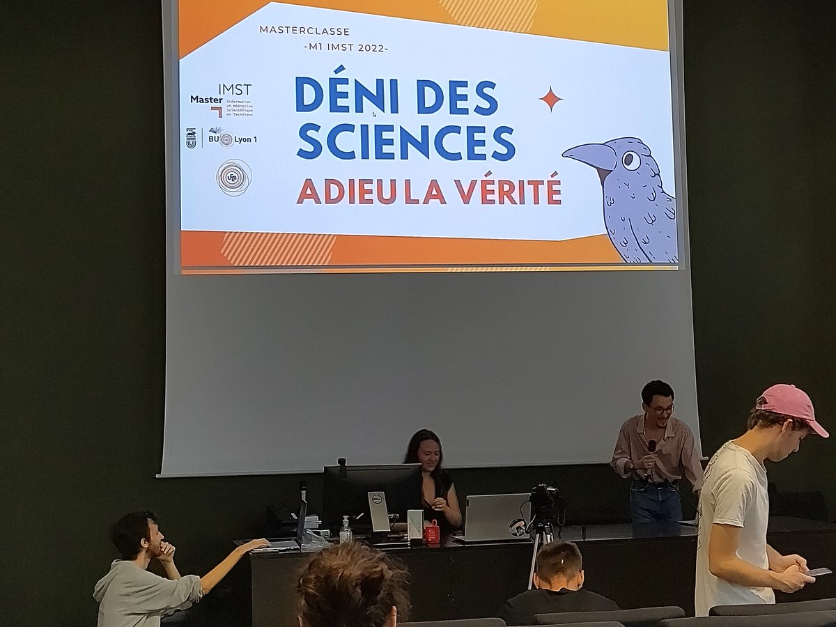 LicenceProDist's tweet photo. La #LicenceProDist suit la Master class du Master lMST EISO. C'est maintenant à la salle de conférence de la BU de #UnivLyon1. Et c'est aussi en streaming ! https://t.co/8BlVqkO6td
