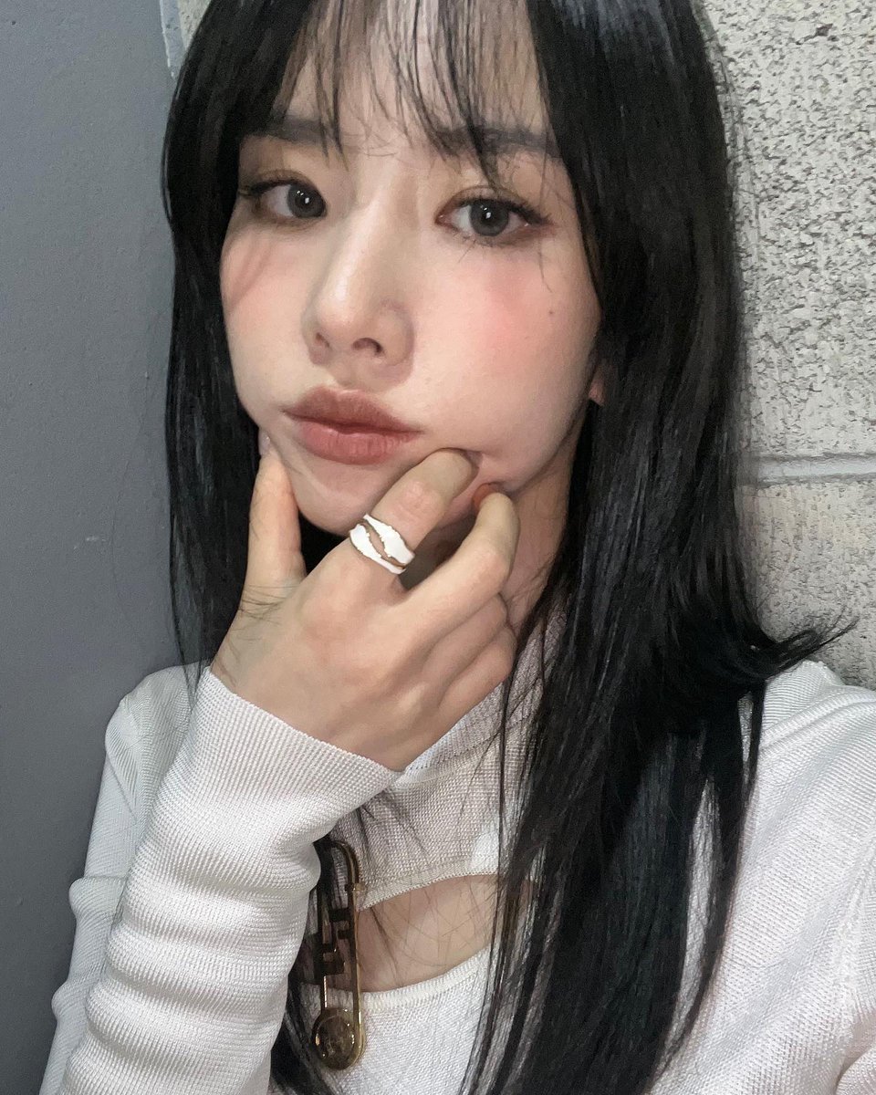 KIMHJLOOK's tweet photo. #설아 #SEOLA https://t.co/uyl8HN4C5T