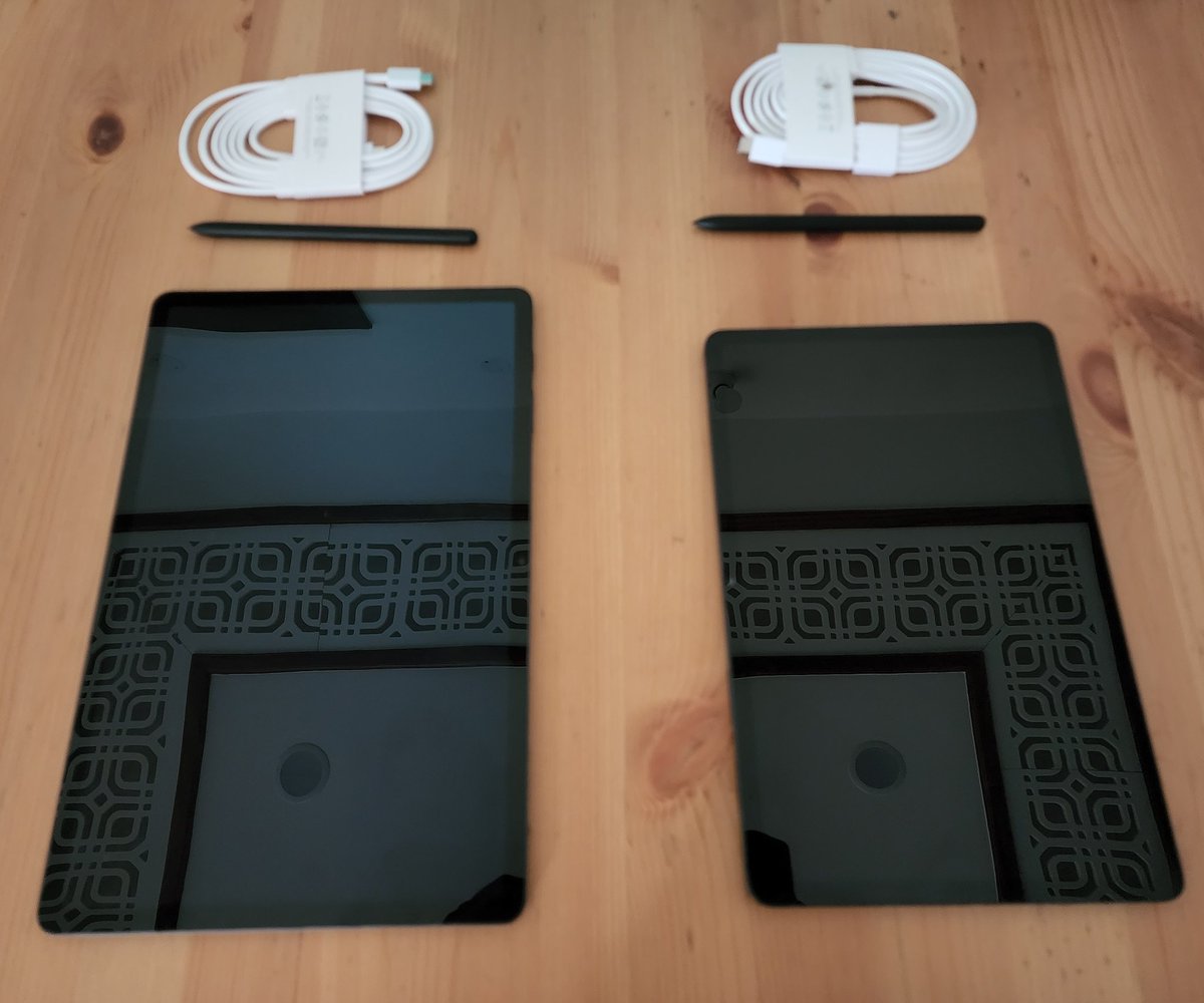 vemana's tweet photo. Got my mom a Samsung #TabS8. Placing it next to my galaxy tab S8plus, I am thinking I can make a comparison video and become a techtuber now 😄 https://t.co/1LWQbwZSZ0