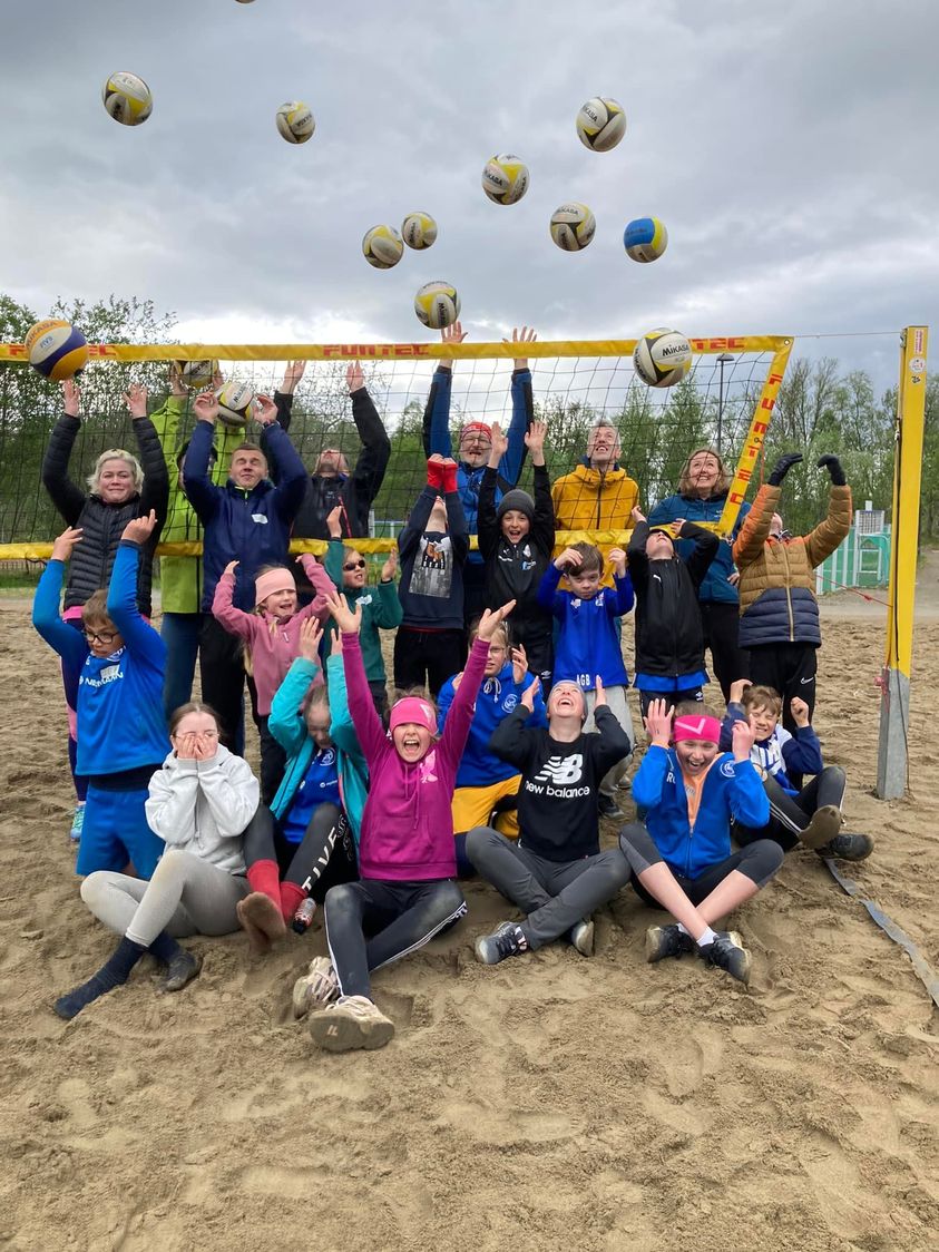Agio sandvolleyballskole for deg mellom 10 og 14 år, 28. - 30. juni i #Tromsø! På Charlottenlund og i Telegrafbukta. Skolen ble utsolgt i 2021, så her er det bare å melde seg på! Først til mølla: 
deltager.no/event/agio_san…