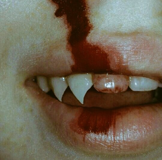 𝘿𝙀𝙄𝙈𝙊𝙎 𝙀𝙑𝙀𝙉𝙏!

tw for themes of violence &amp; trauma / dreamcore, weirdcore, liminal spaces/backrooms content.

deimos is a chaos demon thats incredibly obsessed with matty in the worst ways possible. from time to time he'll find a way into mattys life and possess him for