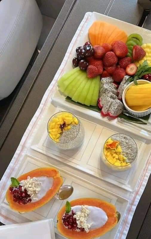 MarkkSuckerberg's tweet photo. Kylie Jenner and Minal Khan copied my breakfast picture and it's awful ,here is the real picture 
#MinalKhan https://t.co/HRkhFtYhIq