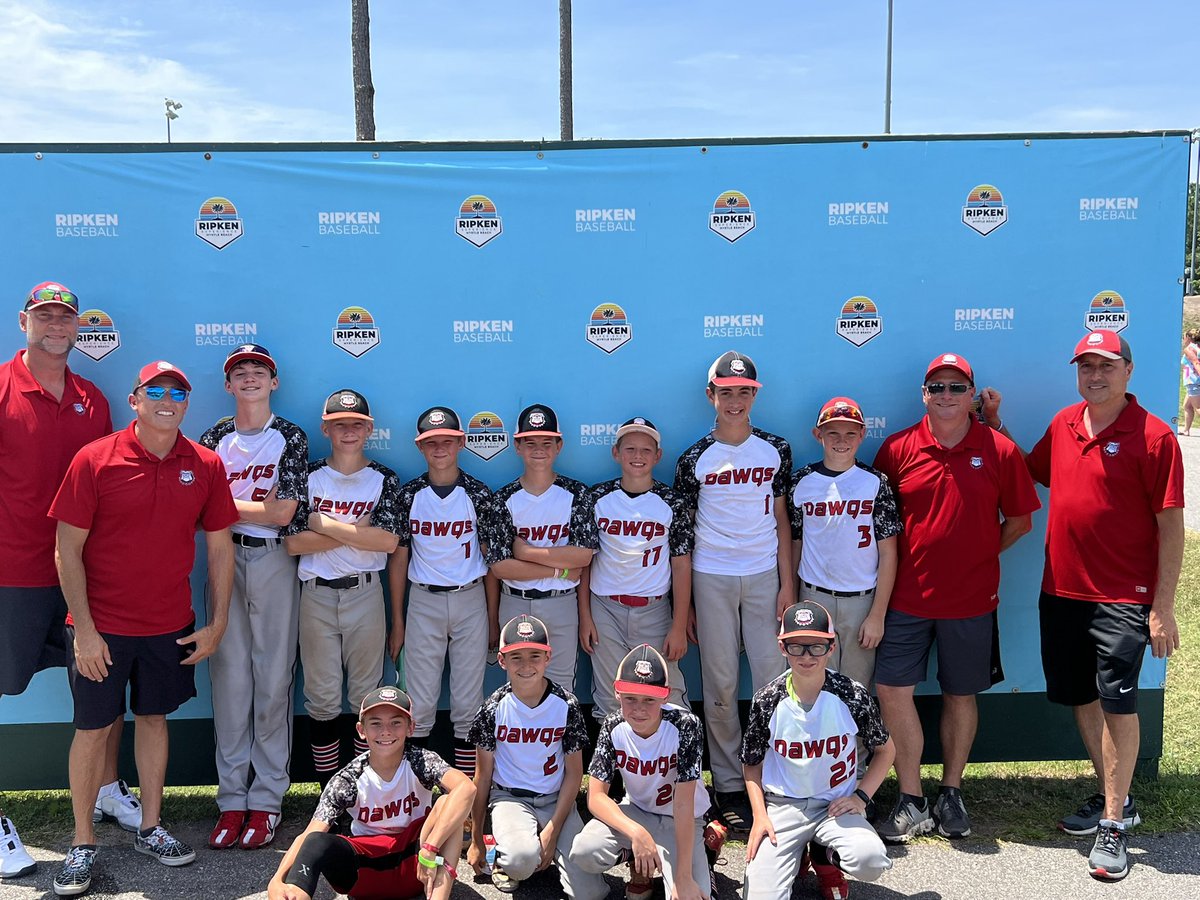enelso22's tweet image. My #FavoriteBulldog and his teammates won their last #poolplay game today. Jay pitched 4 innings and allowed 0 runs (thanks to awesome pitching AND awesome teammates)! #GoBulldogs #My5