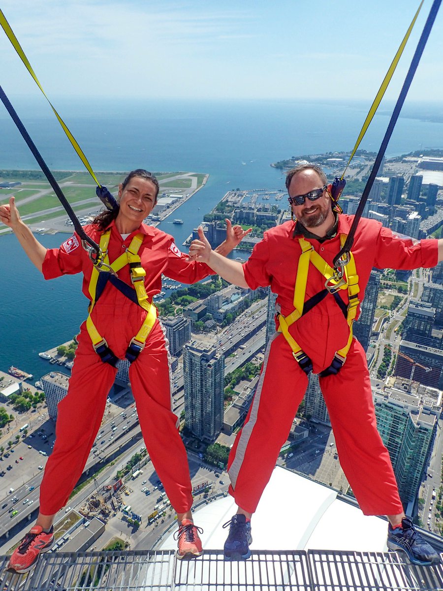 MEChainey's tweet image. Wednesday June 22, 2022 - 5 YEARS #Kidneyversary.
Manon (aunt/donor/hero) dislikes hospitals - 5 yrs ago she went ahead with the surgery to give me a better life with her little mighty kidney.  Today I faced my fear of heights to honour this incredible gift #BeADonor #LoveLife