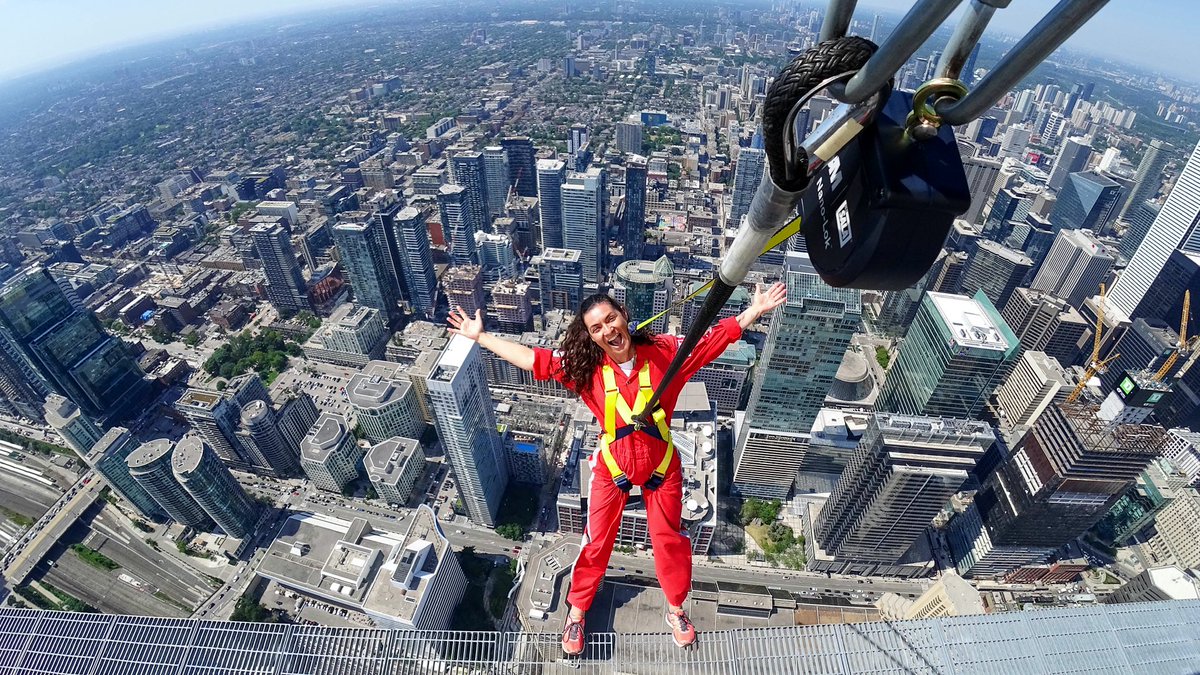 MEChainey's tweet image. Wednesday June 22, 2022 - 5 YEARS #Kidneyversary.
Manon (aunt/donor/hero) dislikes hospitals - 5 yrs ago she went ahead with the surgery to give me a better life with her little mighty kidney.  Today I faced my fear of heights to honour this incredible gift #BeADonor #LoveLife