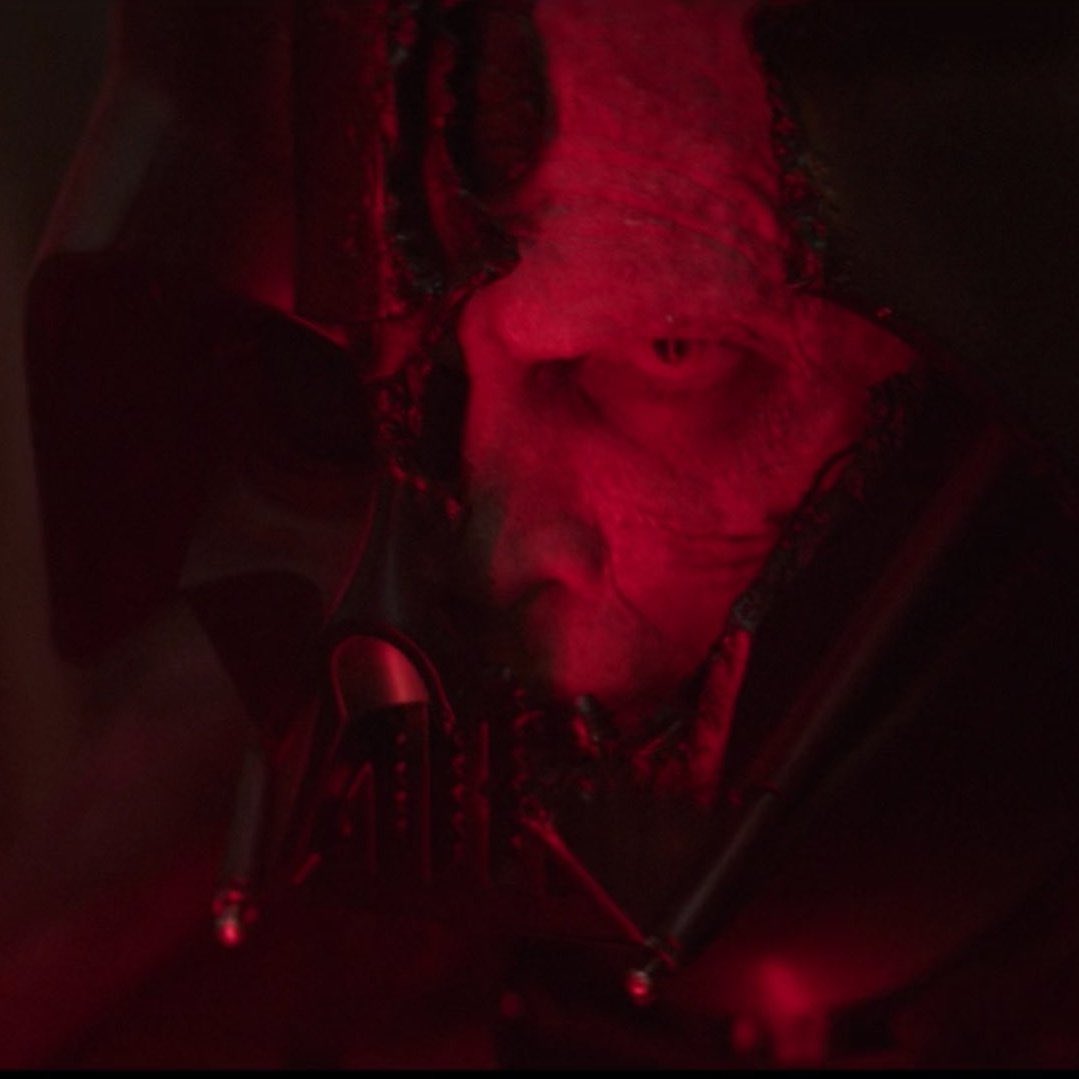 dalvaradotey's tweet photo. Que pedazo de escena nos regaló #EwanMcGregor en el último episodio de #Kenobi . Logró transmitir ese dolor por la pérdida de un amigo. Pese a los fallos de la serie, me quedo con el primer y últimos dos episodios. Gracias por tanto #StarWars https://t.co/Yo63T8i6xM