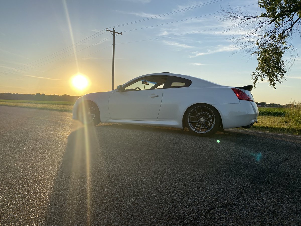 lmdesign19's tweet photo. From the other night on my way home from golf league!! #infinti #q60 #awd #nissan #ksportcoilovers #nexentire #xxr #g37 #stance https://t.co/w5jQNs3xLq