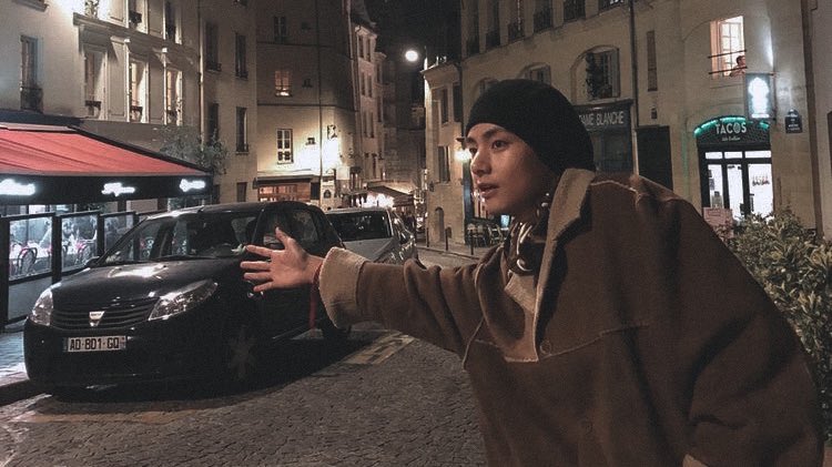 taeteland's tweet photo. taehyung will meet paris again https://t.co/kYVxS2hbSD