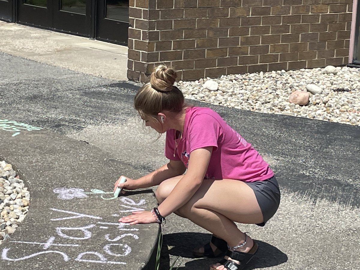 TrioMath's tweet photo. We shared a little positivity on campus before lunch!!! The students chalked the sidewalk with positive messages and art! 🌸 🌻🌈 https://t.co/LgtLlq5TCP