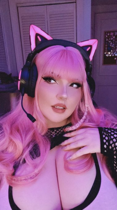 Watch 𝔰𝔭𝔦𝔠𝔶's leaked NSFW photo on TwXstars