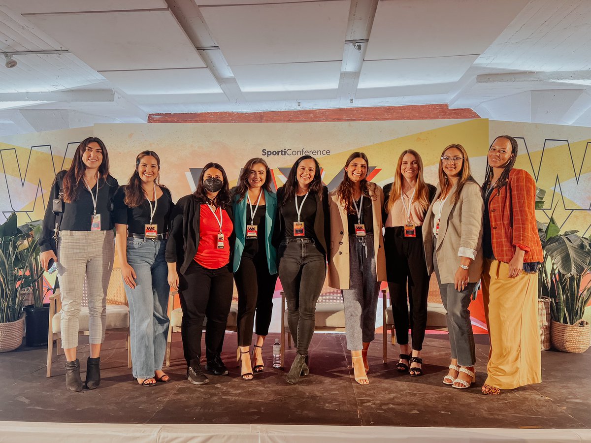 sheisfoxsports's tweet photo. Our WOFS ladies enjoying #WX3 #SportiConference. WX3 celebrates women leaders of today and empowering the next generation of sports icons. https://t.co/a14zHQanUI
