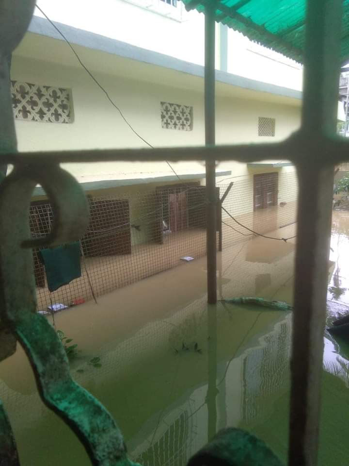 Silcharfloods's tweet photo. Devastating situation in Silchar, Assam. #AssamFloods #AssamFloods2022 #silcharflood #silcharunderwater https://t.co/NI3jn6cy7h
